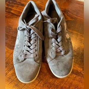 Graceland grey suede sneaker with butterfly embroidery size 7 39